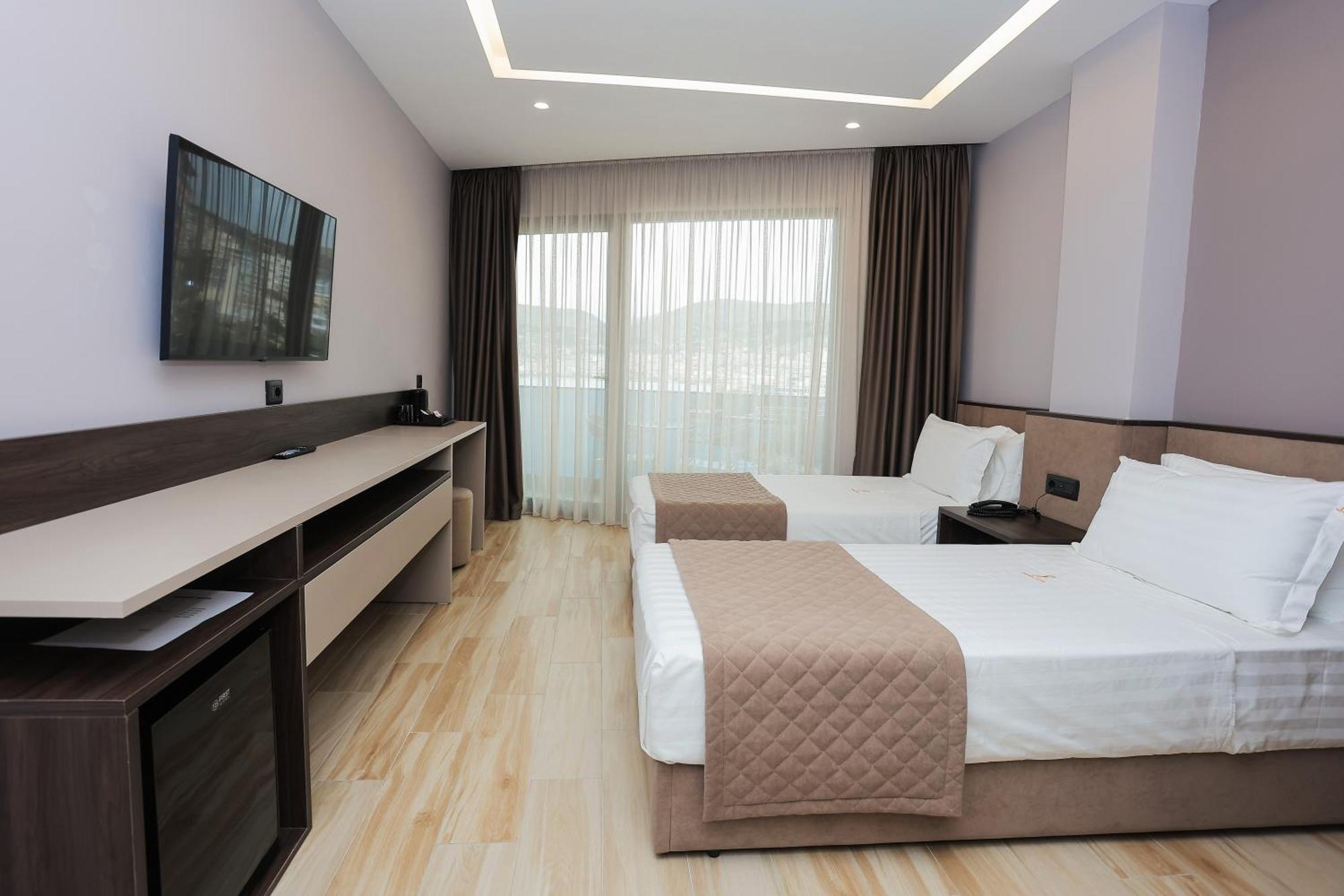 Joelle Premium Hotel Sarandë 외부 사진