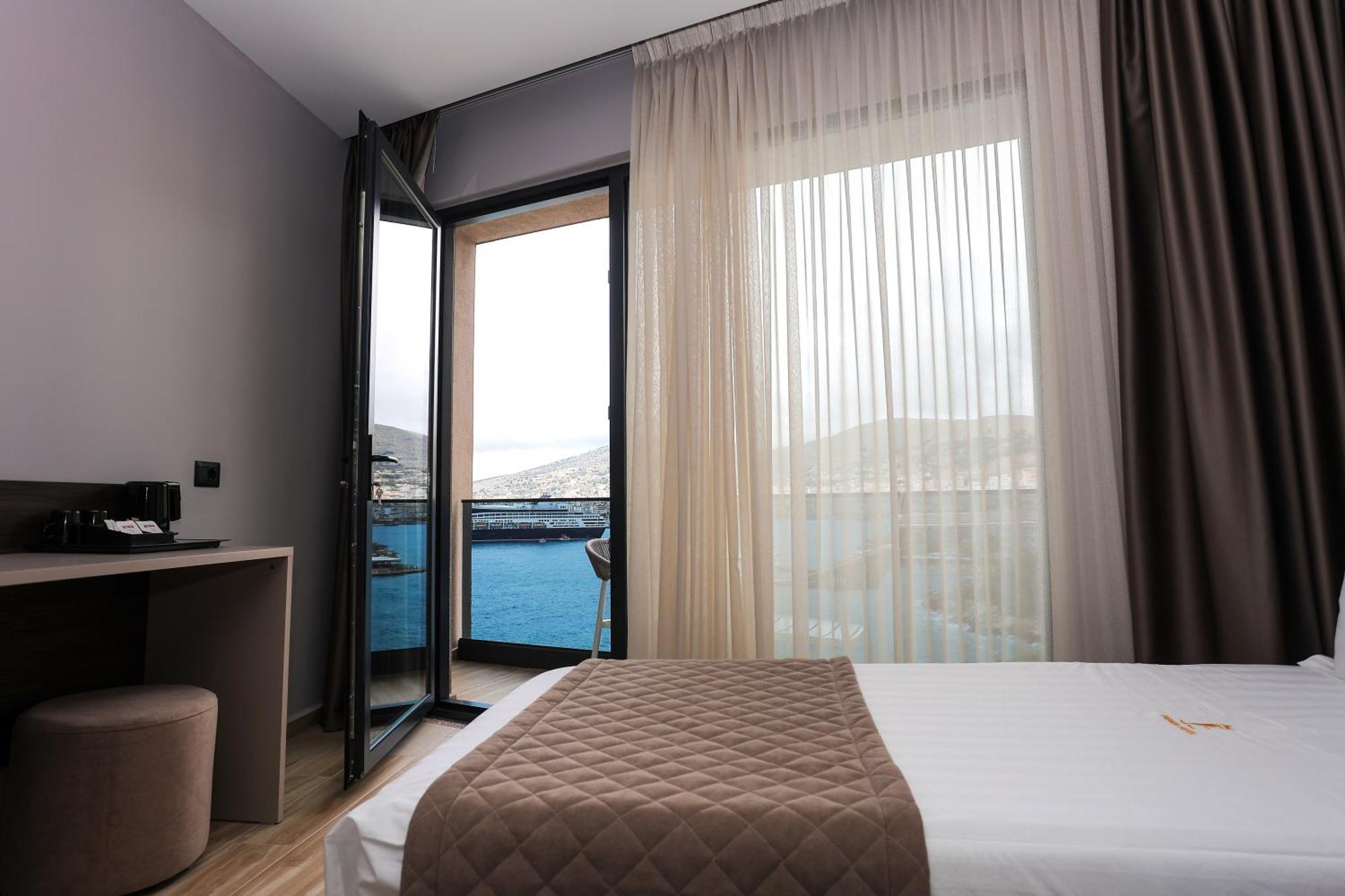 Joelle Premium Hotel Sarandë 외부 사진