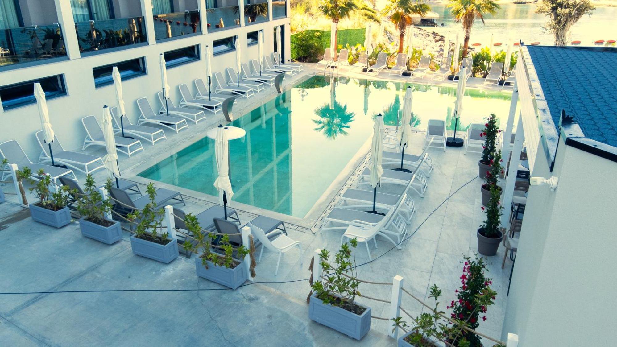 Joelle Premium Hotel Sarandë 외부 사진